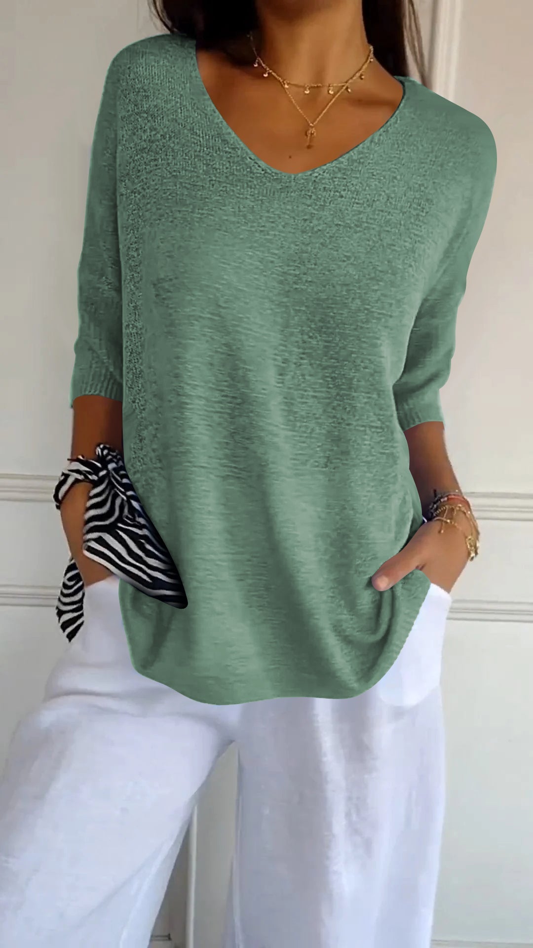 Anna - V-Neck Knit Top