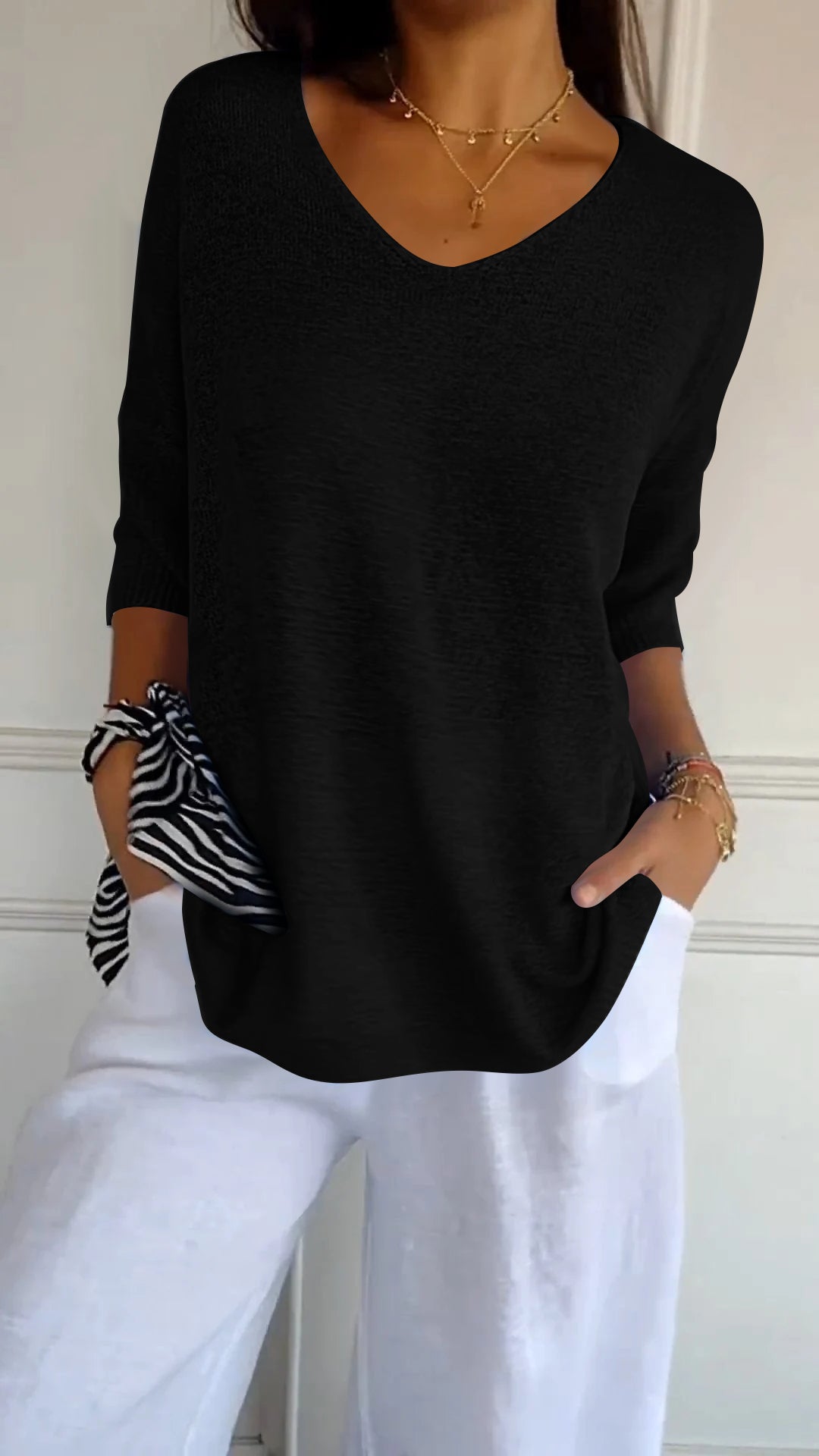 Anna - V-Neck Knit Top