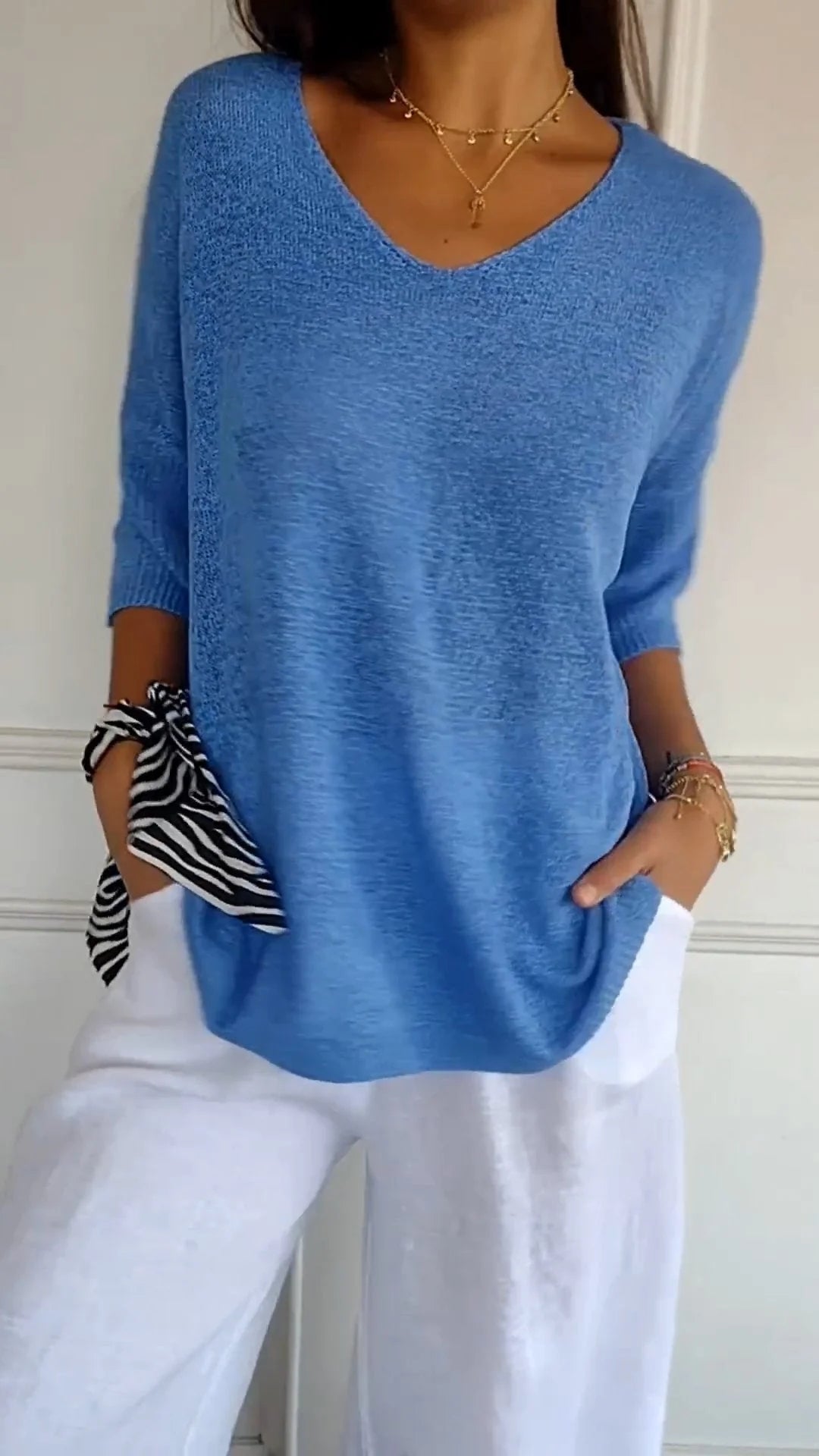 Anna - V-Neck Knit Top